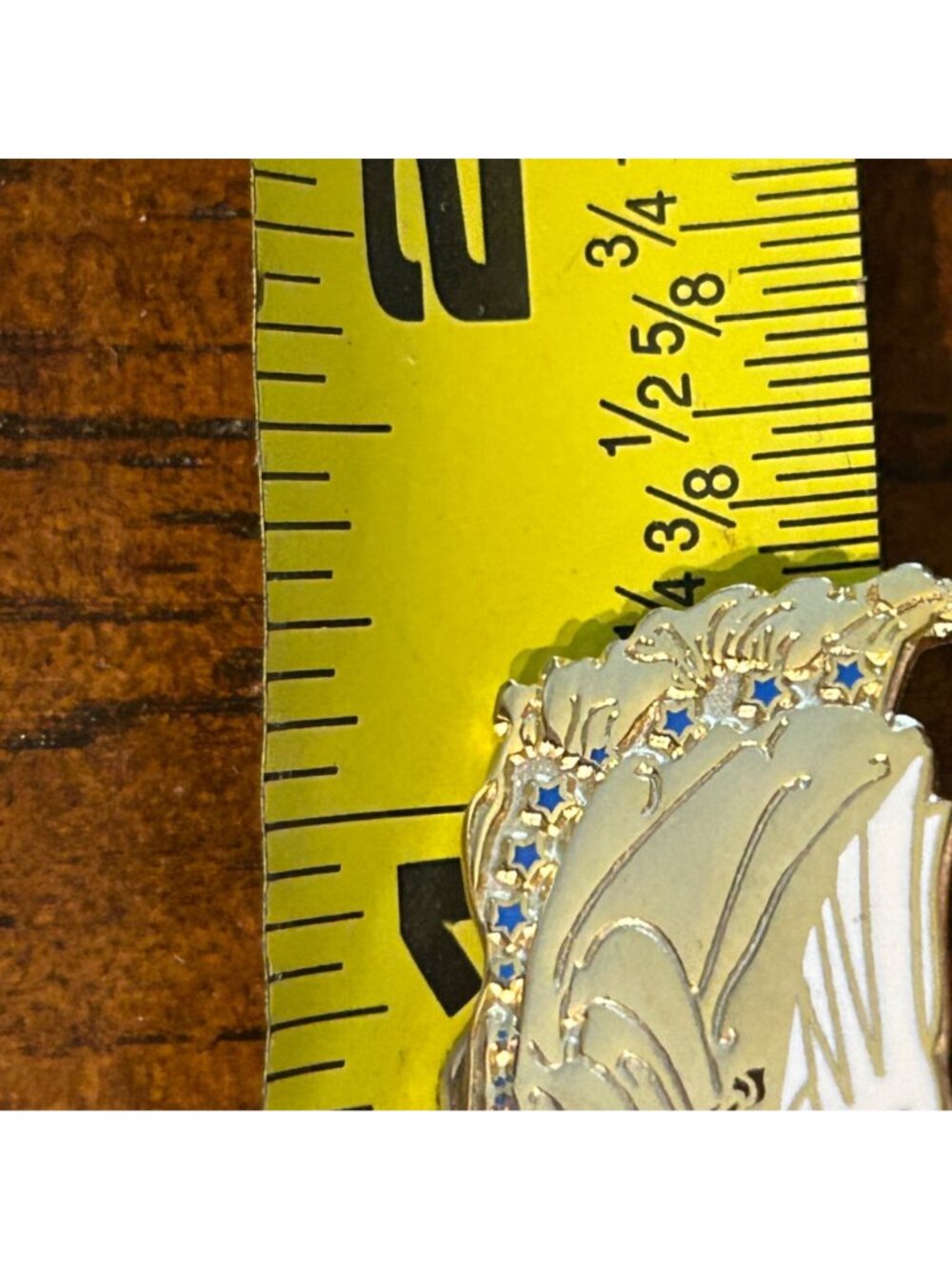 Free Mason Pin Angel Holding Square & Compass Masonic Gold-tone and Enamel - Picture 13 of 13
